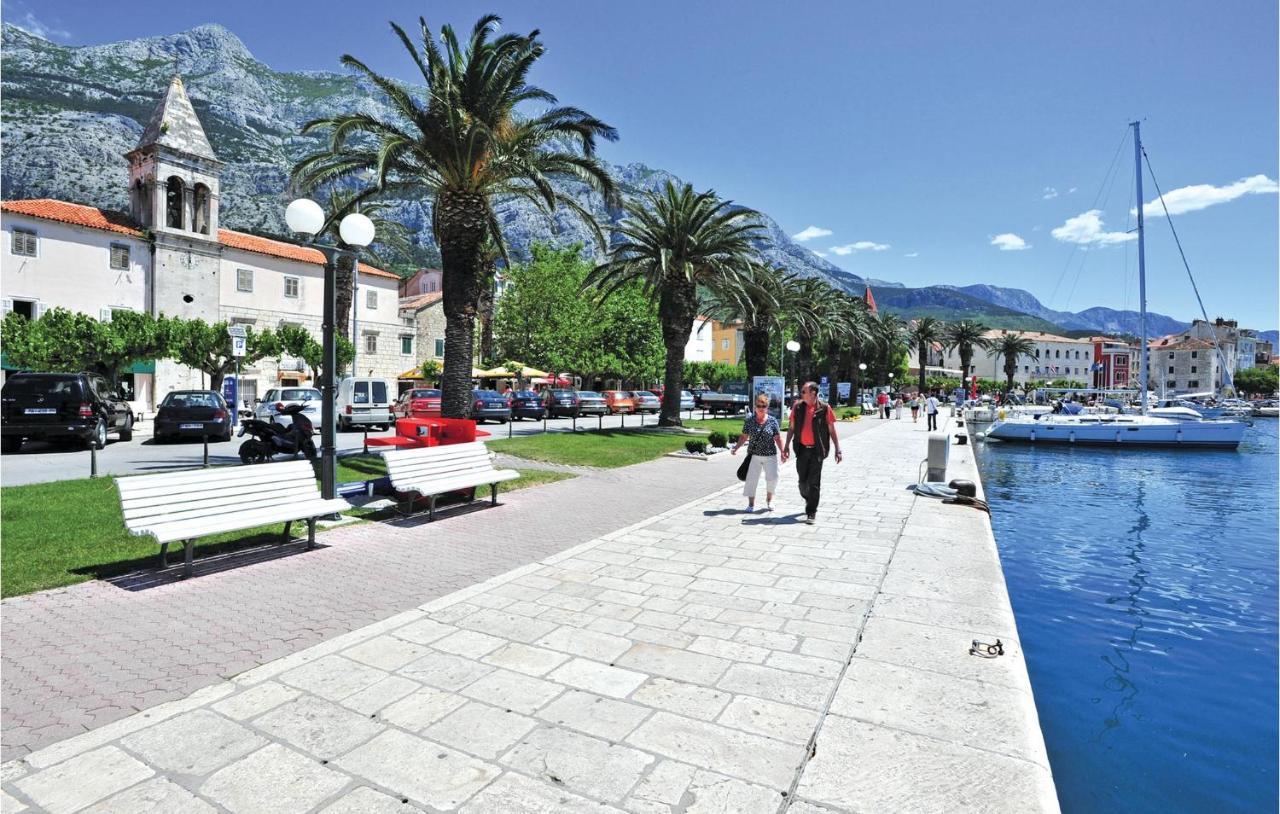 Lovely Apartment In Makarska With Kitchen Экстерьер фото